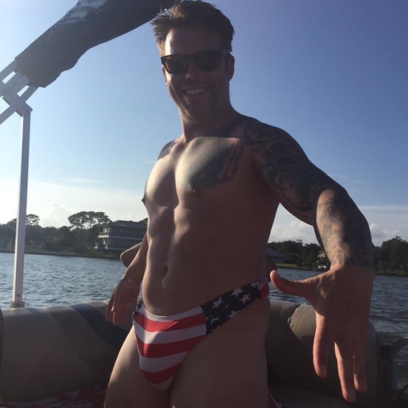 Meet your Posher, Stewart - Picture 1 of 1